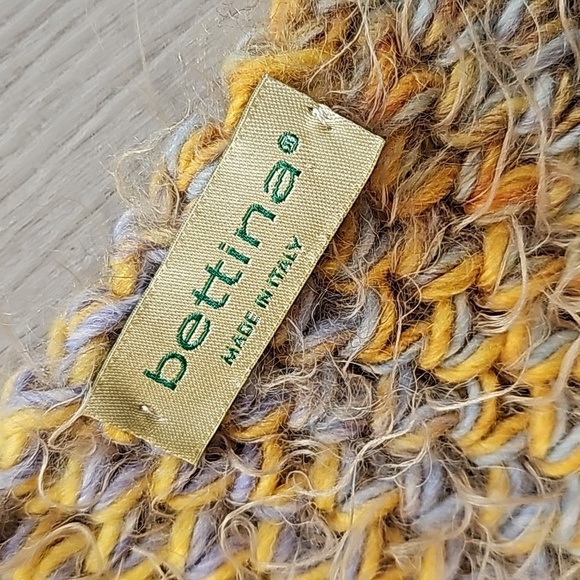 Bettina Italian Yarn Knit Scarf - Picture 4 of 10